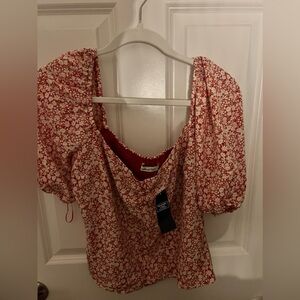 NWT RED FLORAL ABERCROMBIE TOP